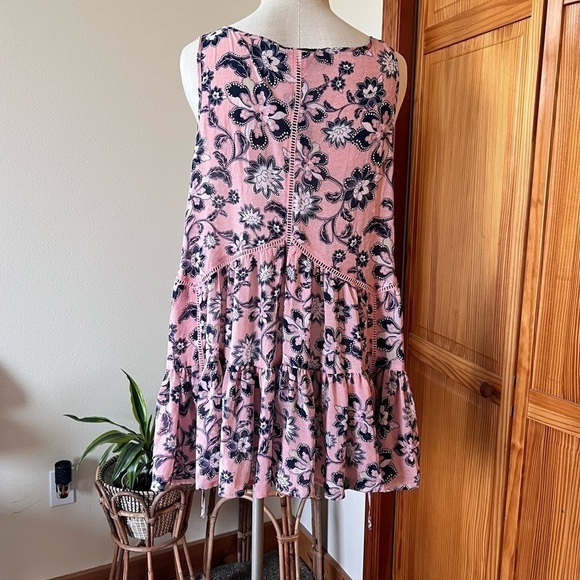 NWT Torrid 2 Pink Floral Ruffle Sleeveless Blouse Tank Side Tie Casual Layering - Picture 4 of 12